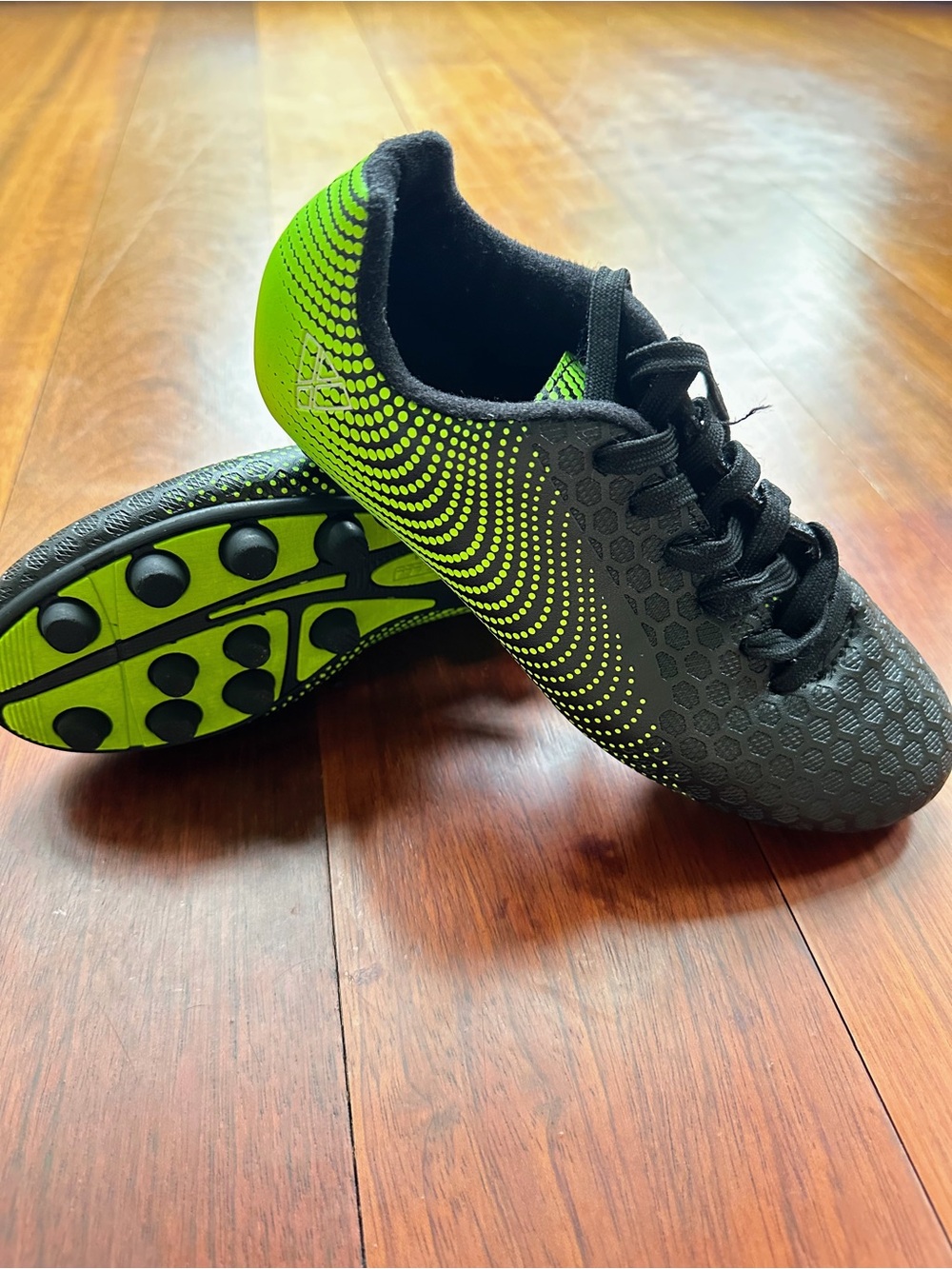 Vizari Kids Firm Ground Soccer Cleats, Size 4 Big Kid, Black / Green